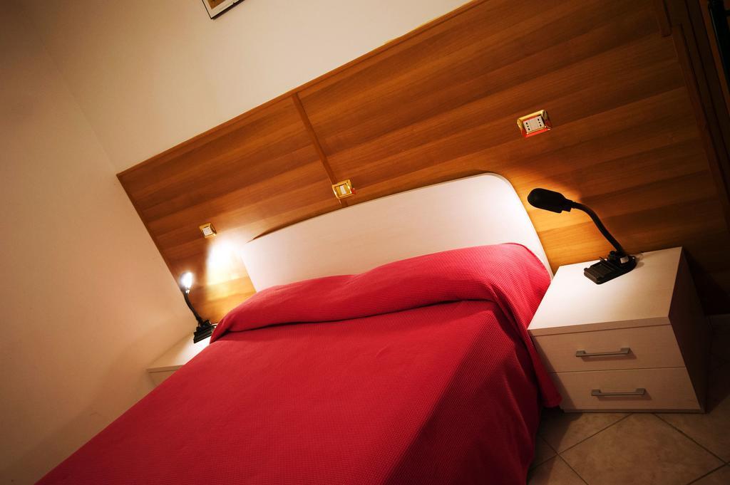 Albergo Magrini Della Genga Genga  Værelse billede